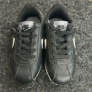 Nike Kids Black and White Sneakers